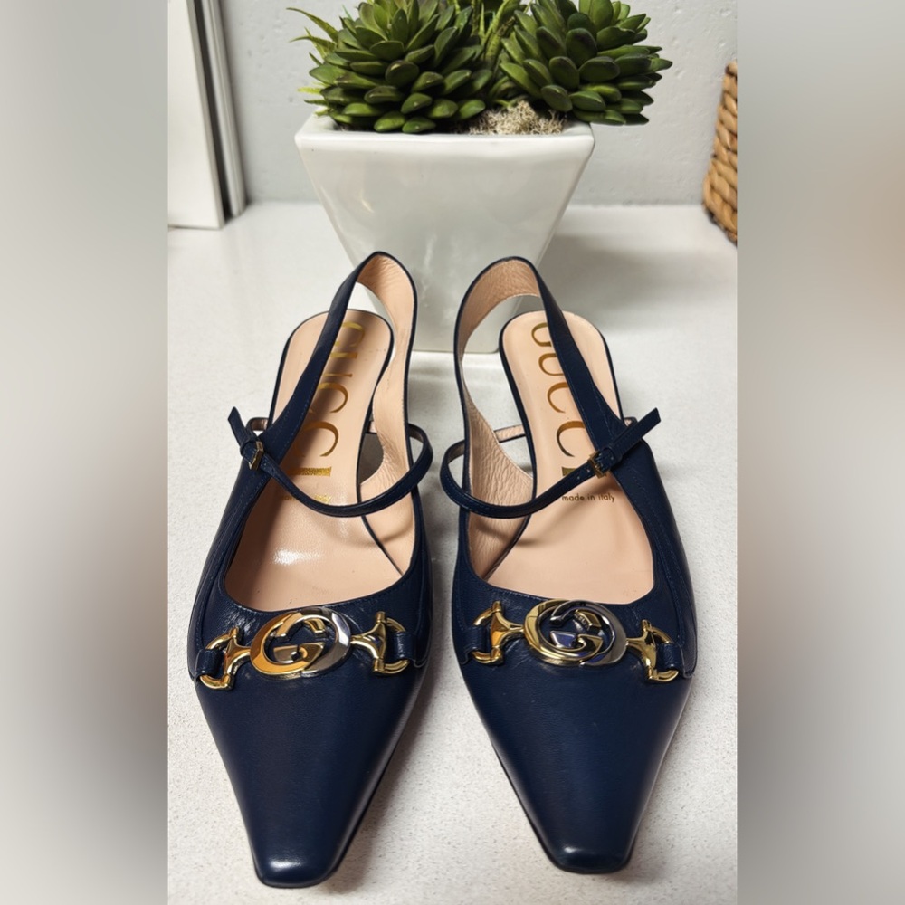 Gucci Dark Blue Leather Pumps with Gold Detail